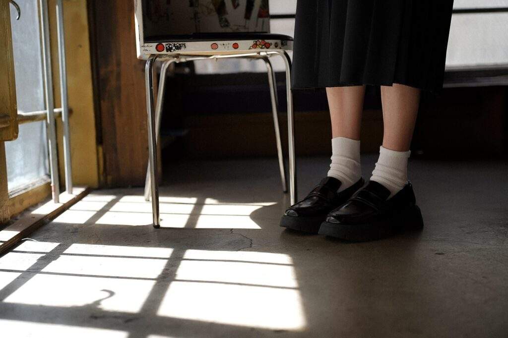 child, student, feet, shoes, education, university, school, young, indoor