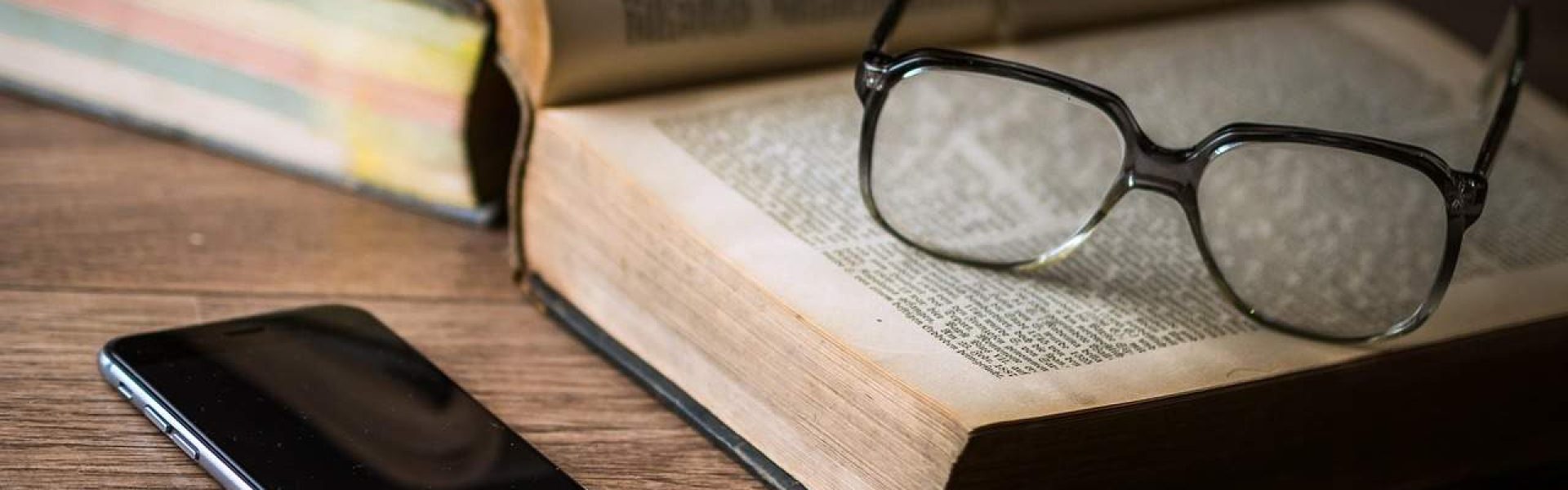 glasses, book, phone, iphone, smartphone, mobile phone, cellphone, eyeglasses, spectacles, reading glasses, open book, pages, read, knowledge, information, novel, book, book, book, book, book, phone, iphone, knowledge
